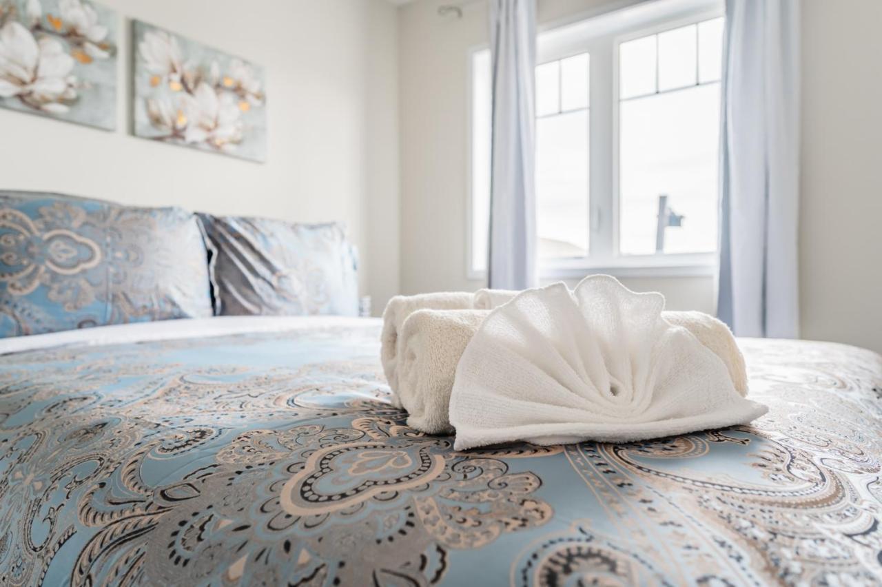 Luxury Townhouse Close To Fairview Casino In Niagara Falls 빌라 외부 사진